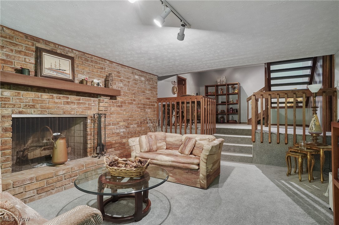 906 Heritage Lane, Akron, Ohio image 38