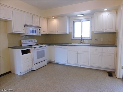 Tiny photo for 24732 Mitchell Drive, North Olmsted, OH 44070 (MLS # 5190311)