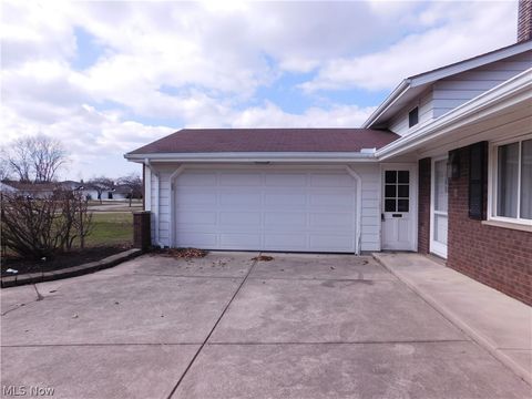 Tiny photo for 24732 Mitchell Drive, North Olmsted, OH 44070 (MLS # 5190311)