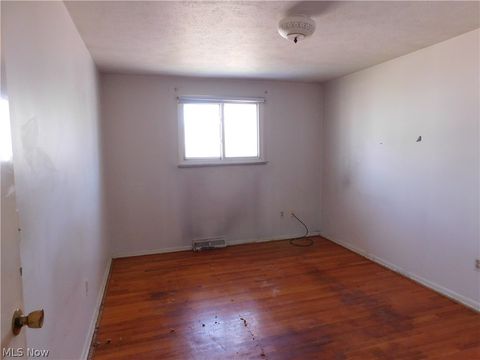 Tiny photo for 24732 Mitchell Drive, North Olmsted, OH 44070 (MLS # 5190311)