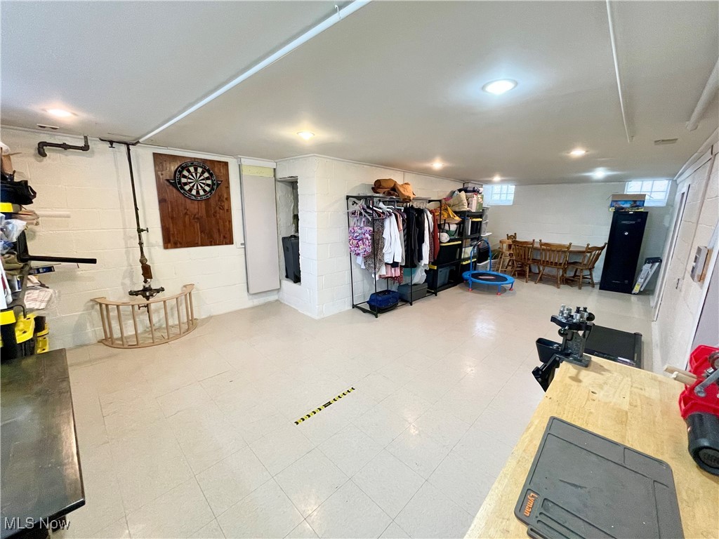 3437 Parklane Drive, Parma, Ohio image 30