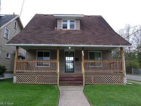 Photo of 203 Marmion Avenue, Youngstown, OH 44507 (MLS # 5178453)