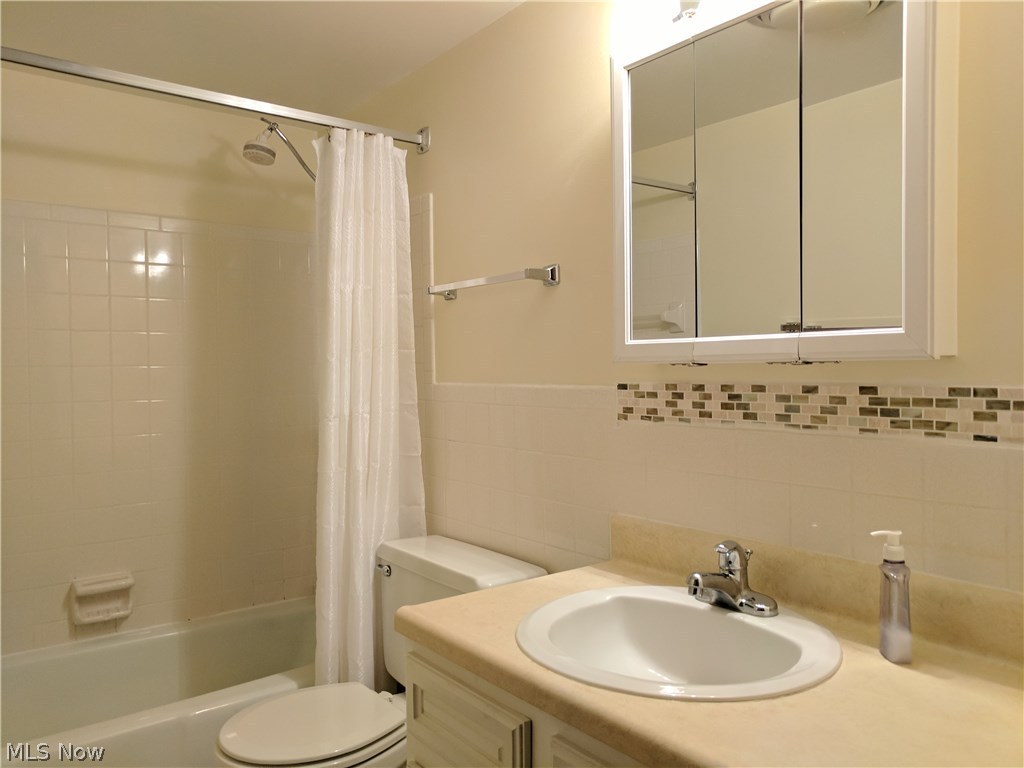 Royal Arms West - Residential Lease