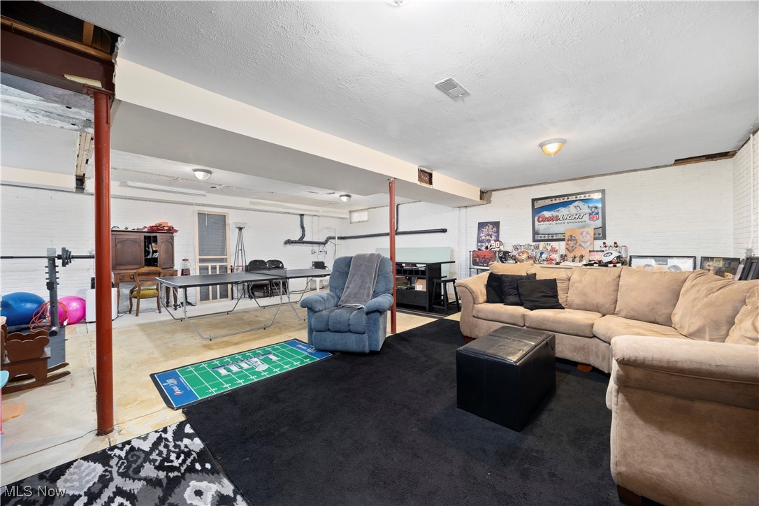 33956 Dodge Avenue, North Ridgeville, Ohio image 37