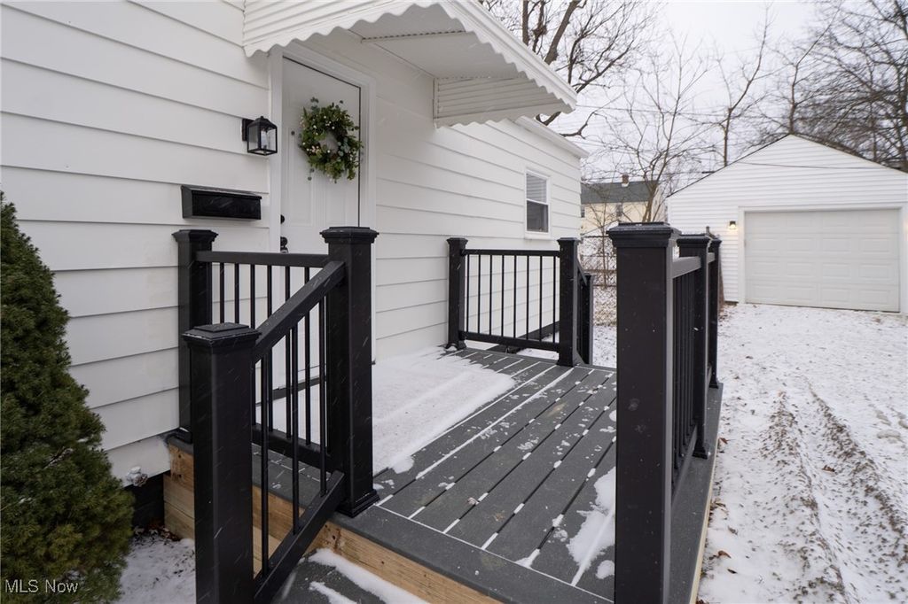 Photo of 236 Adams Avenue, Cuyahoga Falls, OH 44221 (MLS # 5176791)