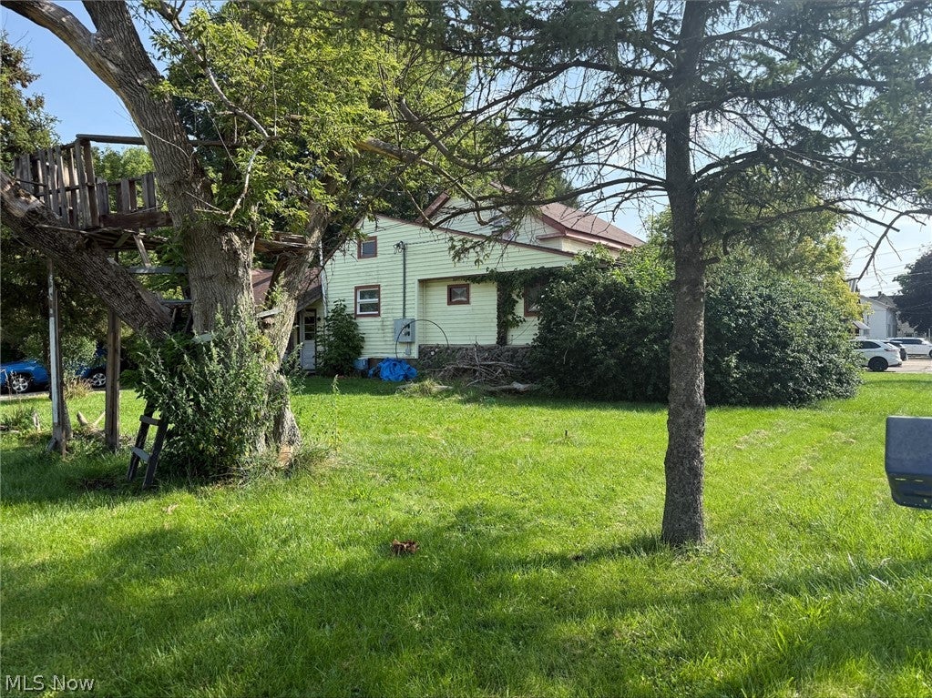 9523 E Center Street