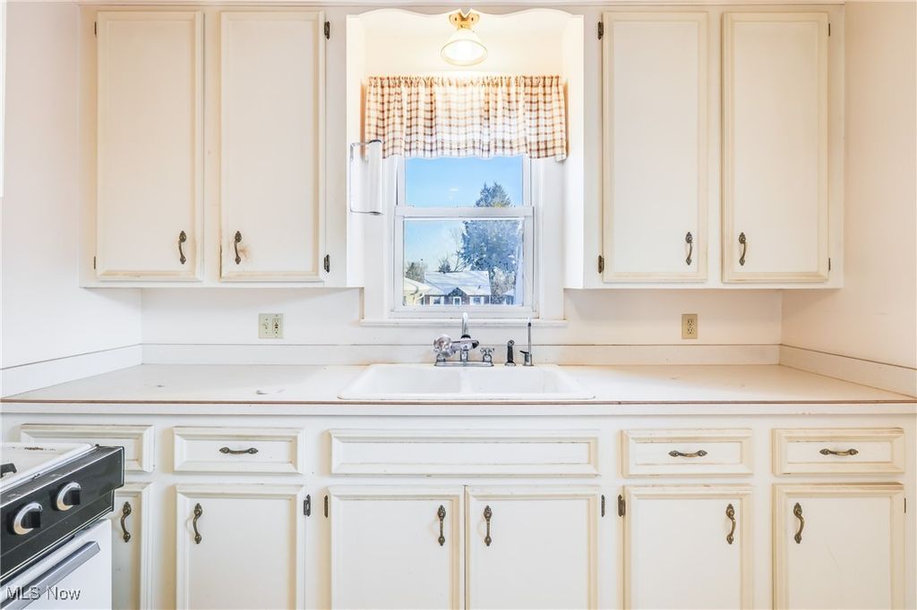 Photo of 2123 37th Street NW, Canton, OH 44709 (MLS # 5177844)