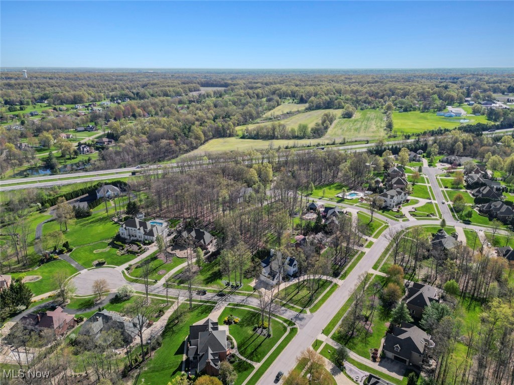127 Timber Run Drive, Canfield, Ohio image 9