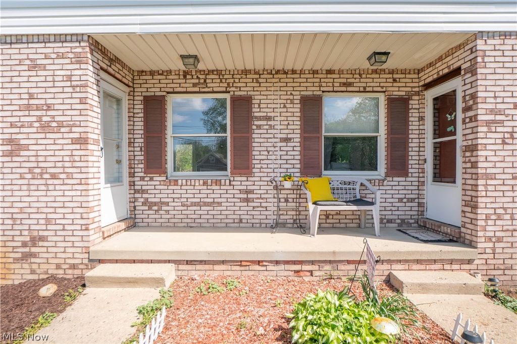 Photo of 3615 Mount Pleasant Street NW, North Canton, OH 44720 (MLS # 5207960)