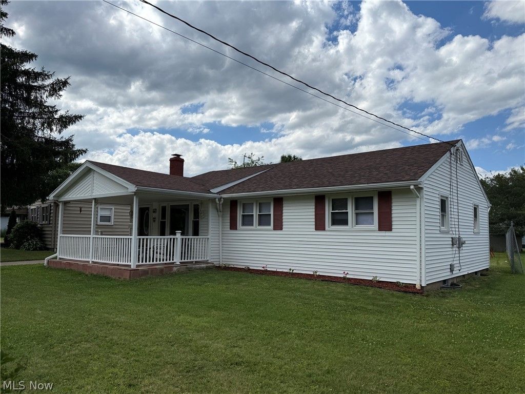 Photo of 448 Meadowbrook Avenue, Boardman, OH 44512 (MLS # 5216487)