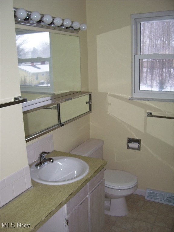 Woodview Manor - Residential Income
