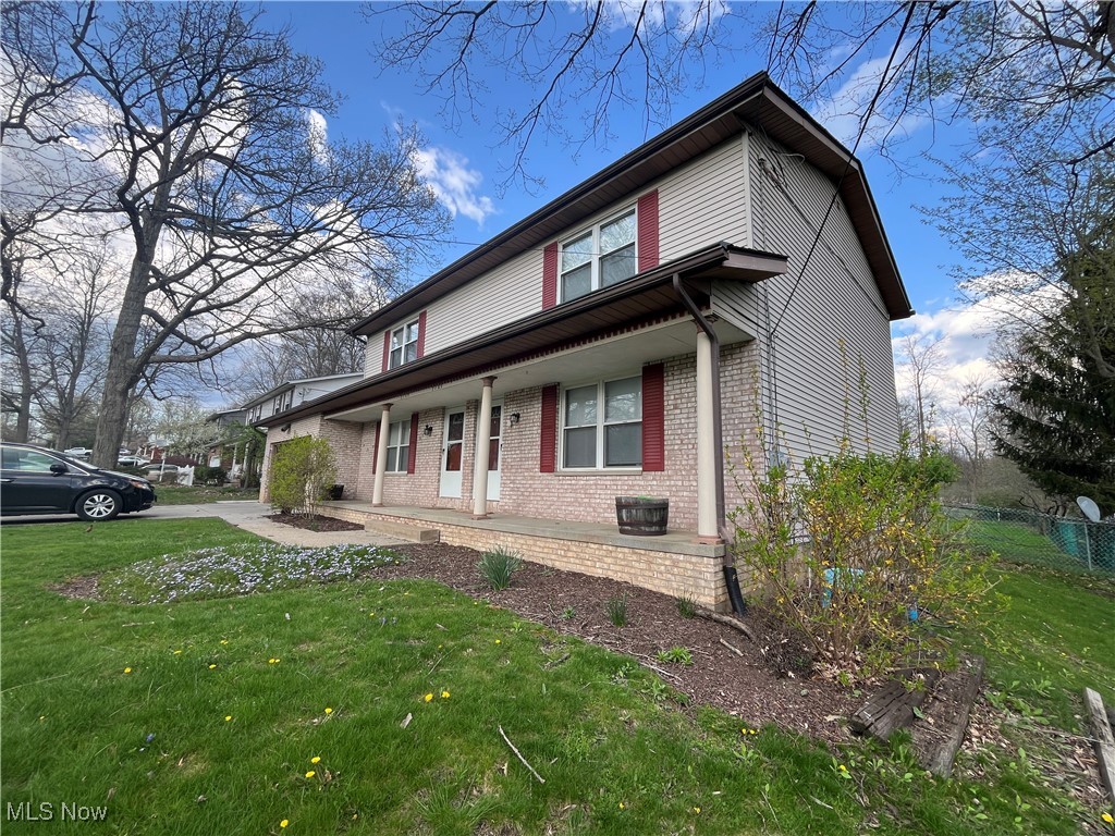 Woodview Manor - Residential Income