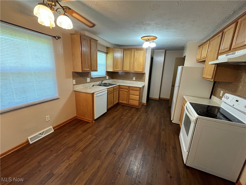Woodview Manor - Residential Income