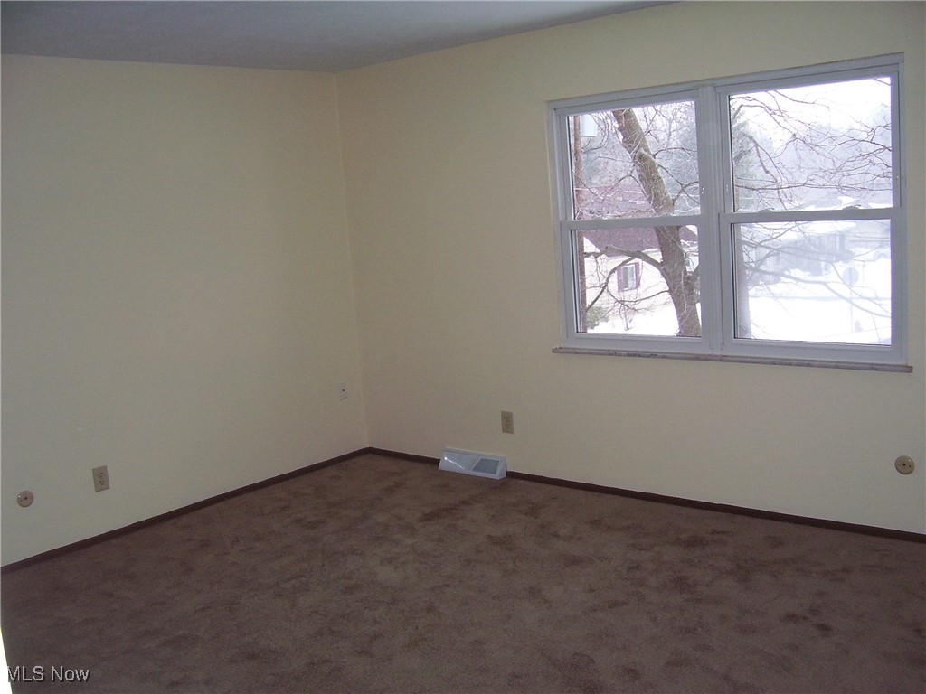 Woodview Manor - Residential Income