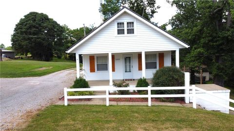 Single Family Residence in Zanesville OH 2103 East Pike.jpg