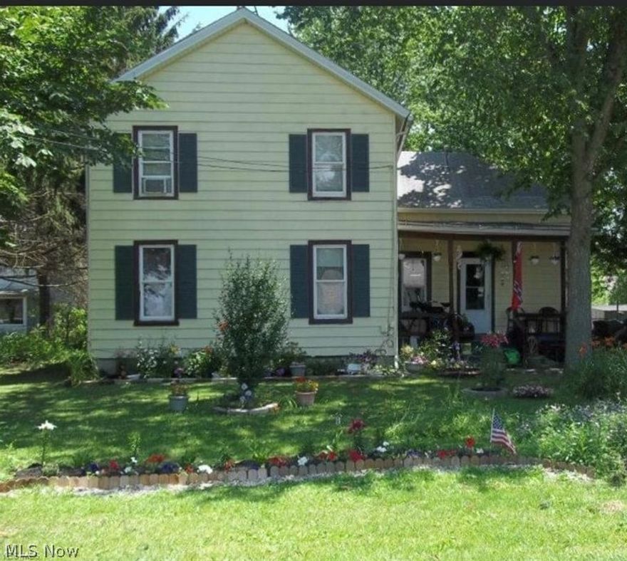 Welcome to country town living! Recently carpeted and painted 3 bedroom 1 bath is waiting for its new owners! Amazing back yard to relax and enjoy summer nights. Roof was done in 2015, hot water tank replaced February 2020,  and the furnace was replaced in December in 2019! Carpet and kitchen floor were done in 2020! All that's left is to move in!