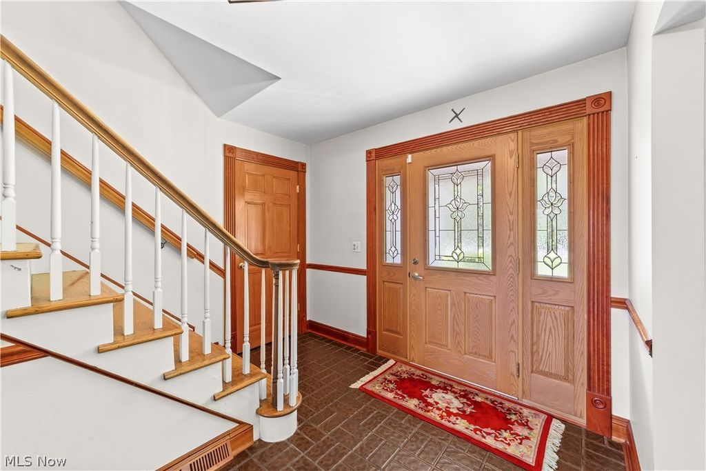 Photo of 8730 Bainbridge Road, Chagrin Falls, OH 44023 (MLS # 5207315)