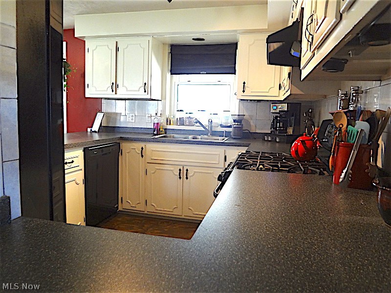 Village/N Perry - Residential