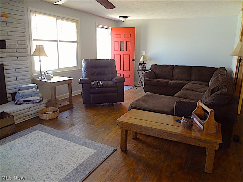 Village/N Perry - Residential