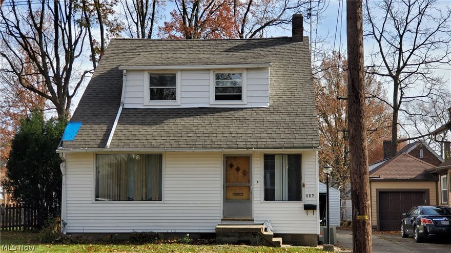 PRICE REDUCED! HOME WARRANTY NOW OFFERED. 1 YEAR, $50.00 DEDUCTIBLE. Peace of mind for some of the items in question. Look no further for your new fixer-upper home in historic Goodyear Heights. This 3 bedroom, 1 bath home is in need of some TLC and someone who wants to call it their own! You'll need to do some repairs and upgrading but when you're done you'll have a great home with great bones to be proud of! Full size basement with multiple rooms for storage and there is a workshop. Plenty of other room for your family and friends or a great place if it's just you. The kitchen is huge with room for a family table so that you can turn the dining room into whatever else you may want. The dining room itself is spacious and once housed multiple home offices.
House is as-is. Central air does not work. The garage is in disrepair and the garage door does not work. Some cosmetic roof damage but any leaks have been repaired. Various interior components need a handyman touch.
 There is plenty