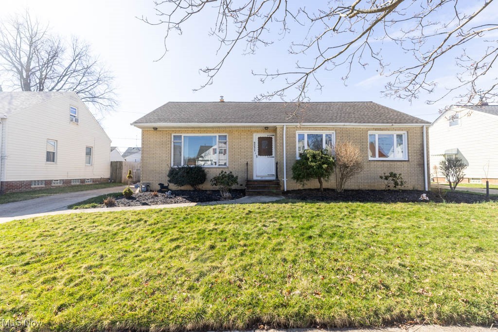 9211 Torrance Avenue, Brooklyn, Ohio image 1
