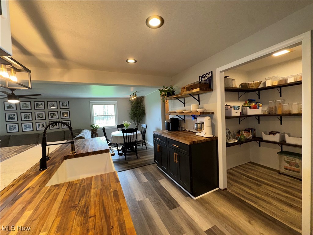 10962 Olmar Drive, Chardon, Ohio image 38