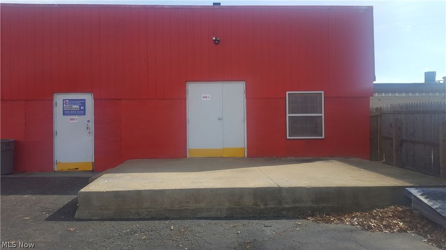 Located in the back of the plaza, with up to 10 parking spaces available.  500 sq ft, electric included.  Former tenant was a furniture upholstery business.