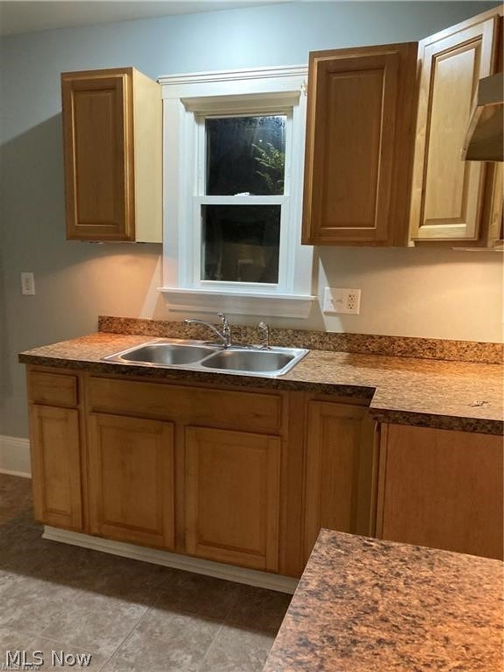 Photo of 3704 Dawning Avenue, Cleveland, OH 44109 (MLS # 5188591)