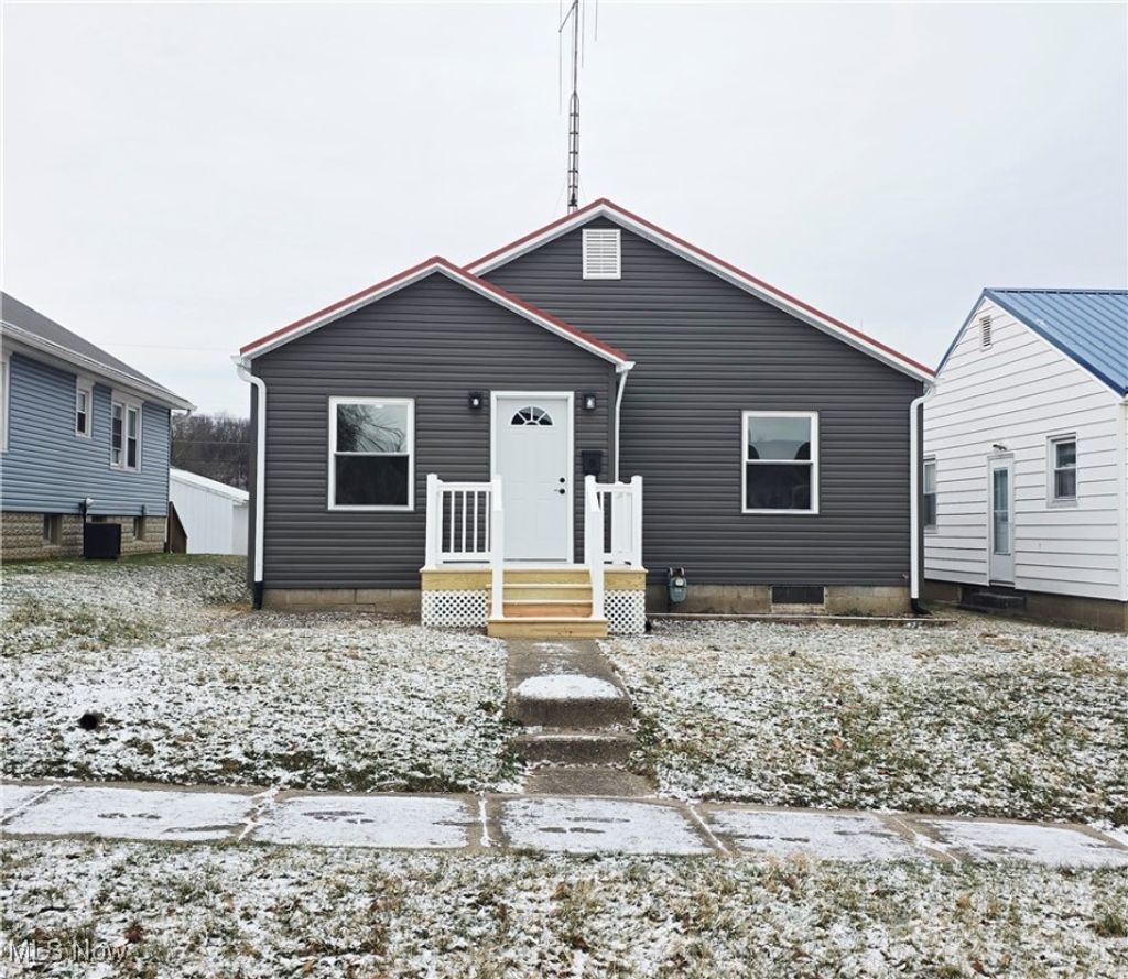 Photo of 255 Florence Avenue, Zanesville, OH 43701 (MLS # 5180265)