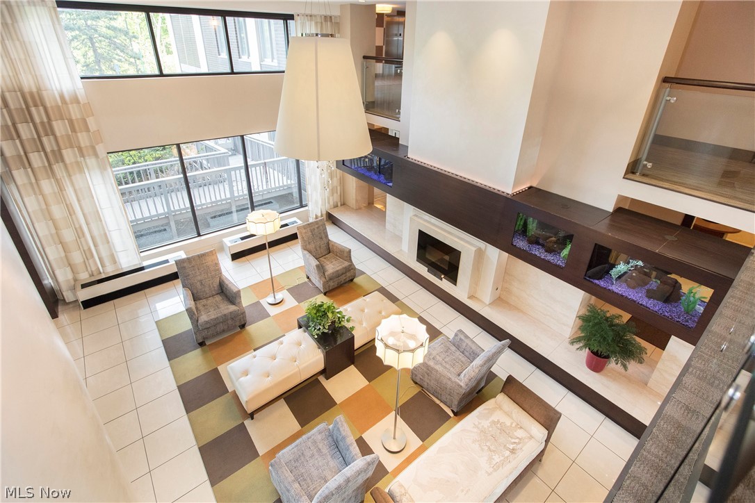 Carlyle Condo - Residential Lease