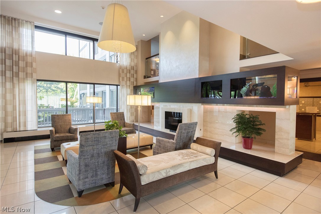 Carlyle Condo - Residential Lease