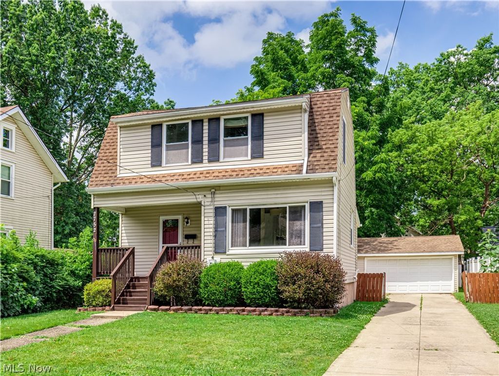 Photo of 2752 6th Street, Cuyahoga Falls, OH 44221 (MLS # 5225481)