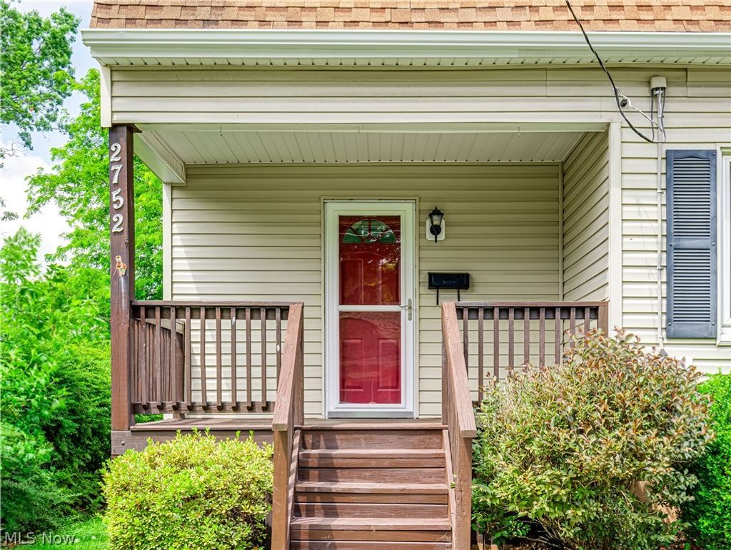 Photo of 2752 6th Street, Cuyahoga Falls, OH 44221 (MLS # 5225481)