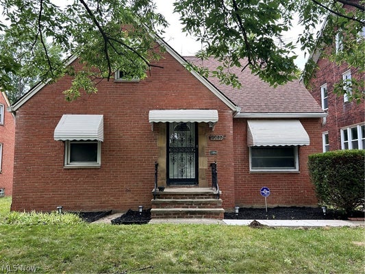 13099 CEDAR RD, CLEVELAND, OH 44118 - Image f6df28d1eab510de8d3e19d4a3b68cc9/3248067908