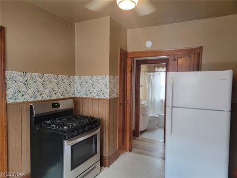 Tiny photo for 3911 Biddulph Avenue, Cleveland, OH 44109 (MLS # 5188159)