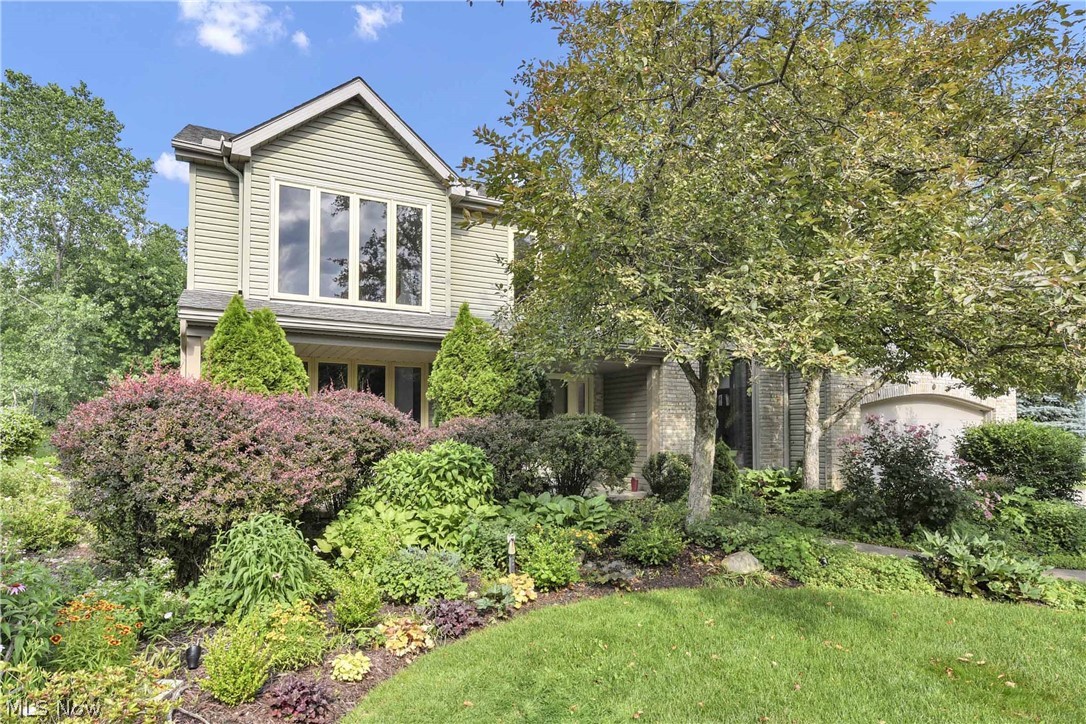 Prepare to be Moved...into this sparkling, stunning & spacious Westlake Colonial on an amazing cul-de-sac lot in beautiful Settlers Reserve. This stately home has been completely renovated and features neutral decor with today's trends and finishes. Feel welcomed as you step into the grand two-story foyer which features a graceful curved staircase and bright foyer. LVT runs through the living and dining rooms - both rooms feature large picture windows. The remodeled eat-in kitchen has an abundance of natural light with gorgeous appliances, granite counters, flooring and tons of new cabinet space. The family room with wood burning fireplace and pub area continues the bright and airy feel with tall windows overlooking the back yard. The 2-story office, laundry room and convenient half-bath complete the first level. Upstairs in the extra large Master Suite, let the stresses of the day disappear in the relaxing soaking tub. Separate glass block shower, glamour double vanity with tons of c