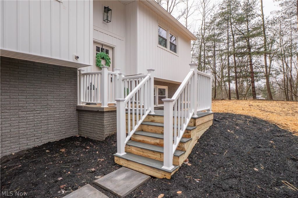 Photo of 23095 Foster Road, Wellington, OH 44090 (MLS # 5190289)