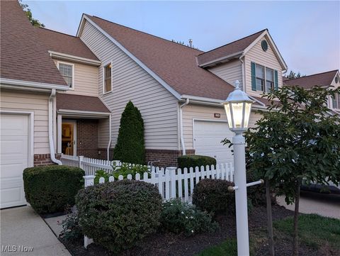 4825 Hawthorn Lane Unit 25, Westlake, OH 44145 - #: 5152199