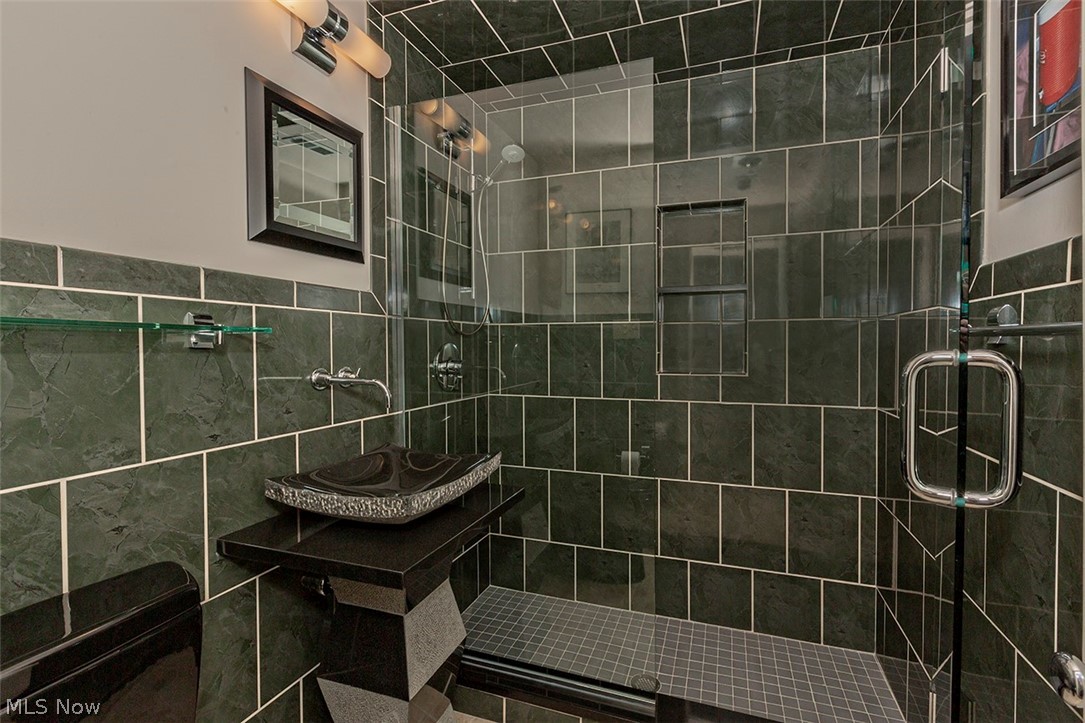 Edwin J Mapes Jr 01 - Residential Lease