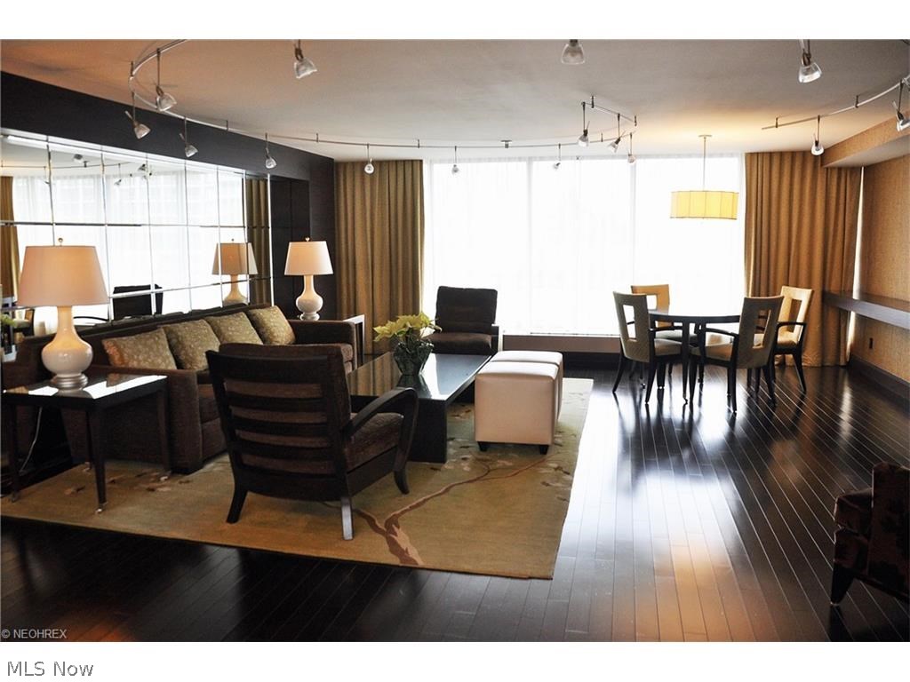 Carlyle Condo - Residential Lease