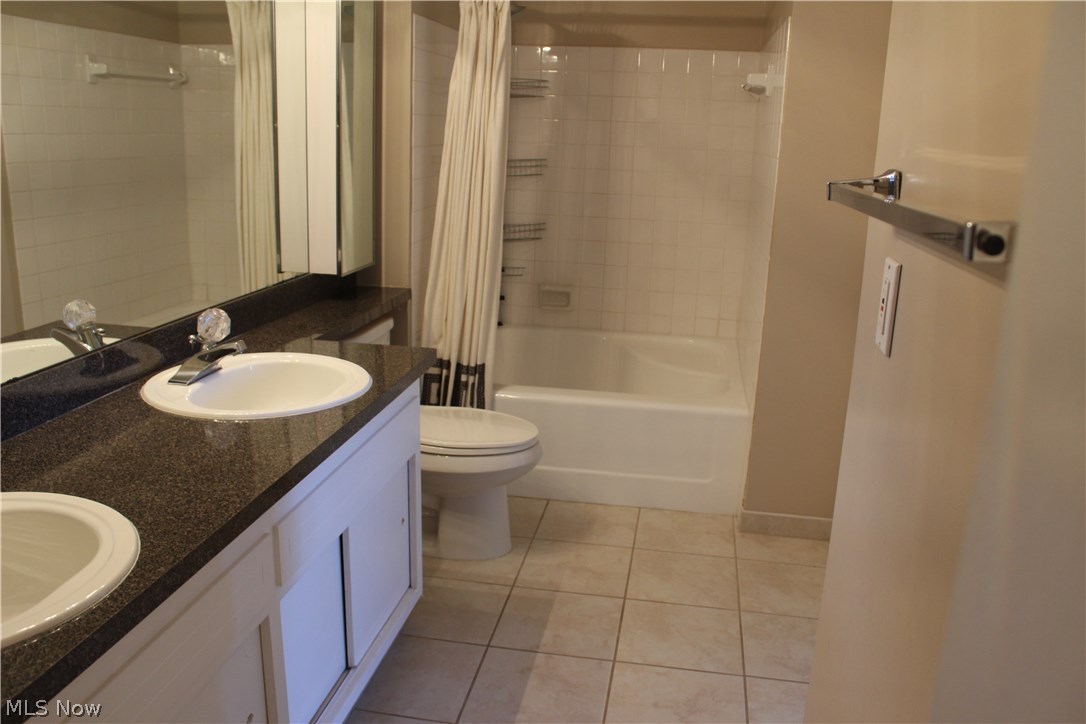 Carlyle Condo - Residential Lease