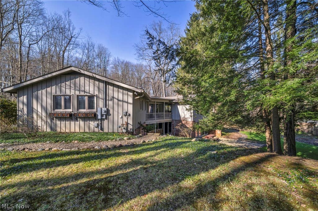 Photo of 34580 Sherbrook Park Drive, Solon, OH 44139 (MLS # 5218827)