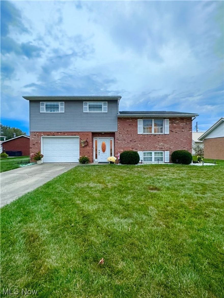 First time on the market and taken care of with pride this split level home offers 3 bedrooms, 2.5 bathrooms and an office that could be utilized as a bedroom if desired. Living room as well as family room offers plenty of entertaining space. Level lot with beautiful screened in space to enjoy your evenings. Updated kitchen, attached garage, storage shed and a cozy home feeling. This home wont last long.
All measurements are approximate.