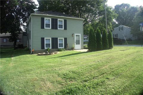 Homes For Sale - 34 Kenmore Avenue<br/> Barberton, OH 44203
