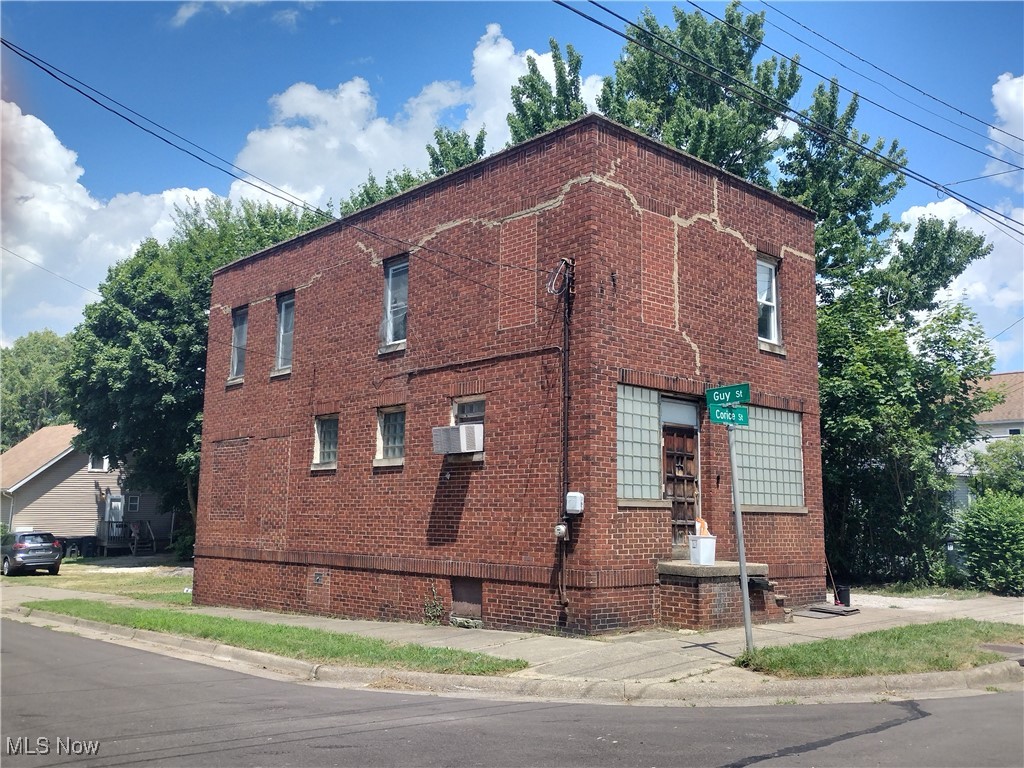commercial sale unique 3 unit opportunity with income below market cents