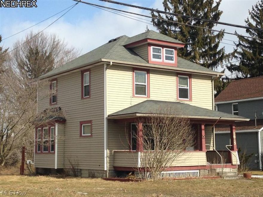 Adorable bungalow in Barberton with 3 bedrooms, 1 full bath and lots of updates.  Huge potential here with not much work needed.  Newer vinyl siding and windows.  Newer carpet and vinyl flooring.  New furnace in 2012.  Large backyard with storage shed.  Priced to sell!!