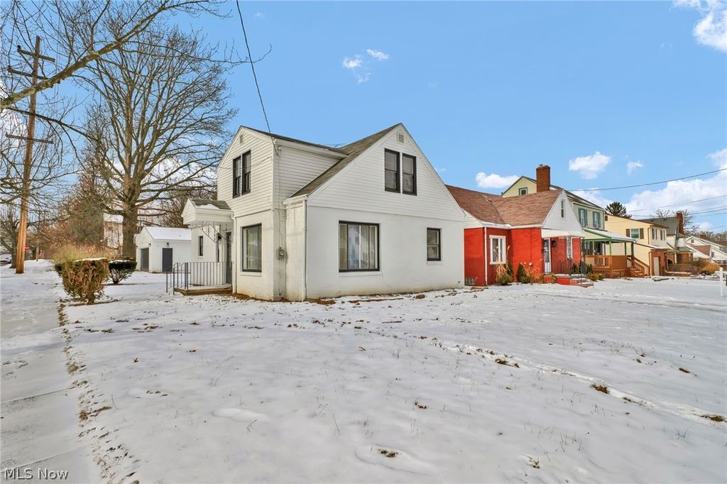 Photo of 926 Winton Avenue, Akron, OH 44320 (MLS # 5197791)