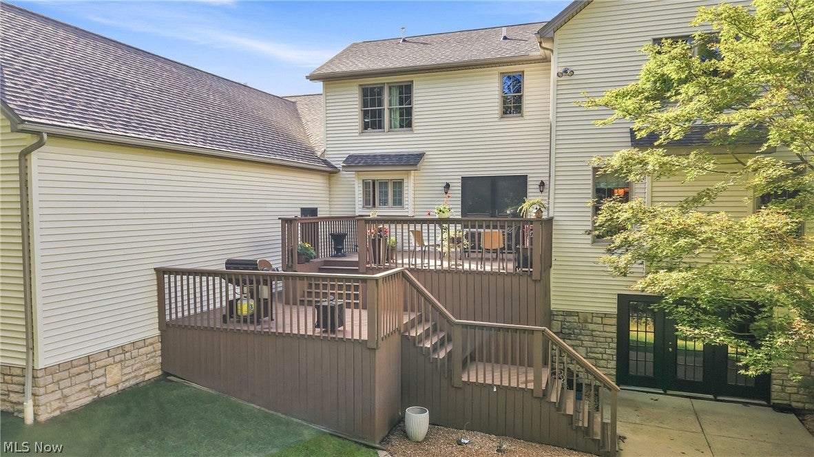 30 White Oak Court