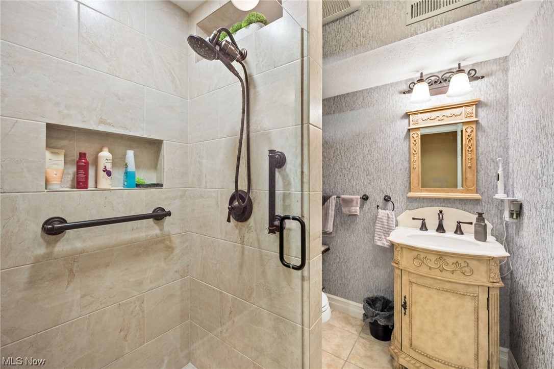 Trees Condo - Residential