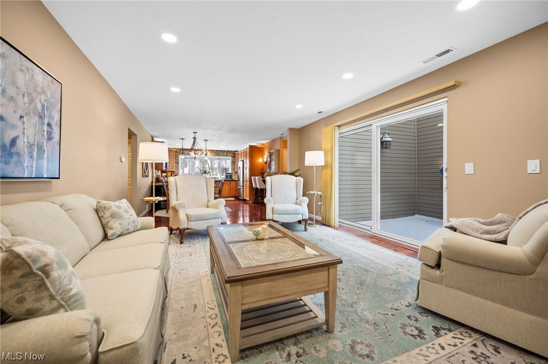 Trees Condo - Residential